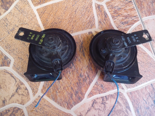 แตร Mitsuba สีดำจากญี่ปุ่น แตร Mitsuba สีดำจากญี่ปุ่น