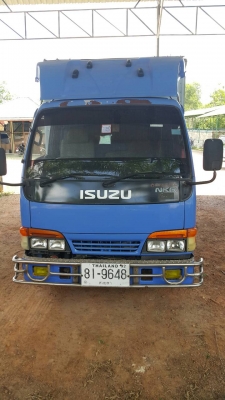 ตู้สาม บาน เครื่อง 100 แรง เทอร์โบ (รถห้างแท้ เดิมๆ )  ราคา  300,000  บาท