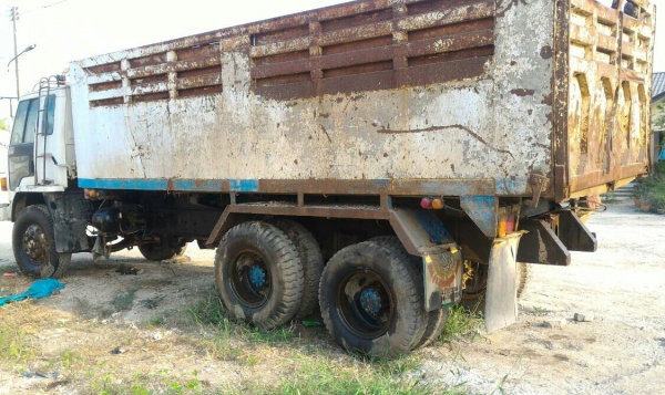 สิบล้อ อีซูชุ ร็อค195 ดั้ม 2เพาใหญ่ สโลส ช่วงล่างแคชชีใหญ่ สภาพดีพร้อมใช้ ทะเบียนพร้อมโอน