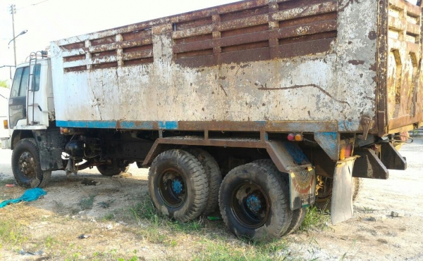 สิบล้อ อีซูชุ ร็อค195 ดั้ม 2เพาใหญ่ สโลส ช่วงล่างแคชชีใหญ่ สภาพดีพร้อมใช้ ทะเบียนพร้อมโอน