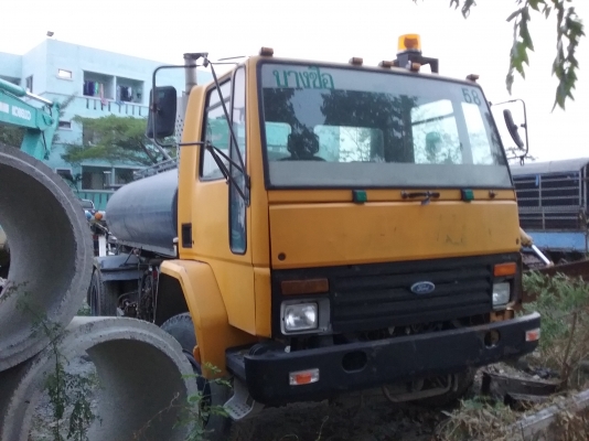 ขาย315,000รถน้ำ Ford 10,000 ลิตร เครื่อง คามินท์-180 แรง เล่มทะเบียนรถสวยพร้อมใช้ 090-772-3710 090-772-3708