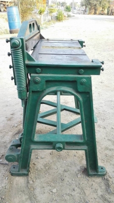 *** Sold *** กรรไกรขาเหยียบ ขนาด 2 ฟุต 60 cm. ตัดสังกะสี อลูมีเนียม โครงหนาปึ้กรุ่นหนัก มีดคมกริ้บ สภาพใหม่ มาเทสได้พร้อมใช้งาน.