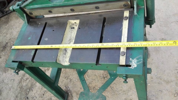 *** Sold *** กรรไกรขาเหยียบ ขนาด 2 ฟุต 60 cm. ตัดสังกะสี อลูมีเนียม โครงหนาปึ้กรุ่นหนัก มีดคมกริ้บ สภาพใหม่ มาเทสได้พร้อมใช้งาน.