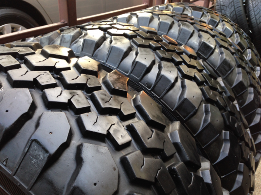 ยาง Mud Maxxis 245 75 16 สิ้นปี13 พร้อมใช้งาน ราคาไม่แพง