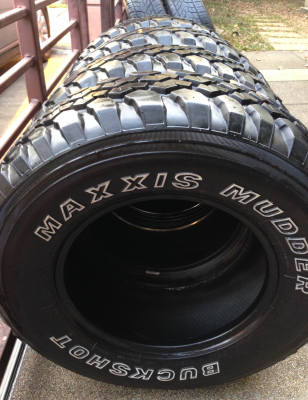 ยาง Mud Maxxis 245 75 16 สิ้นปี13 พร้อมใช้งาน ราคาไม่แพง