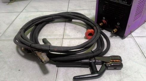 ตู้เชื่อม ยี่ห้อ IWELD ระบบซุปเปอร์อินเวอร์เตอร์ ขนาด 160 แอมป์ สภาพพร้อมใช้งานครับ ตู้เชื่อม ยี่ห้อ IWELD ระบบซุปเปอร์อินเวอร์เตอร์ ขนาด 160 แอมป์ สภาพพร้อมใช้งานครับ