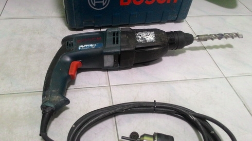 สว่านไฟฟ้าระบบโรตารี่ BOSCH รุ่น 2-26DE ทำงาน 3 ระบบ พร้อมใช้งานครับ สว่านไฟฟ้าระบบโรตารี่ BOSCH รุ่น 2-26DE ทำงาน 3 ระบบ พร้อมใช้งานครับ