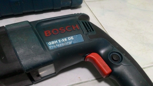 สว่านไฟฟ้าระบบโรตารี่ BOSCH รุ่น 2-26DE ทำงาน 3 ระบบ พร้อมใช้งานครับ สว่านไฟฟ้าระบบโรตารี่ BOSCH รุ่น 2-26DE ทำงาน 3 ระบบ พร้อมใช้งานครับ