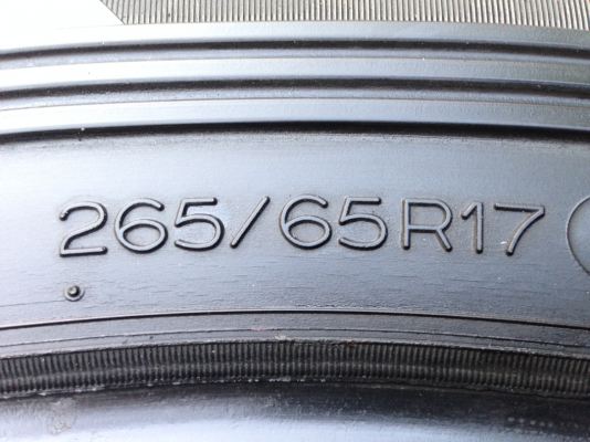 ยาง Michelin Latitude 265 65 17 ดอกเยอะ พร้อมใช้งาน ราคาไม่แพง