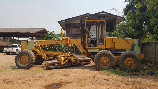 ขาย รถเกรด KOMATSU GD625A-1 เอกสารเล่มทะเบียนครบ รถพร้อมใช้ เครื่องดี ปั้มดี ยางเต็ม