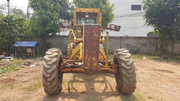 ขาย รถเกรด KOMATSU GD625A-1 เอกสารเล่มทะเบียนครบ รถพร้อมใช้ เครื่องดี ปั้มดี ยางเต็ม