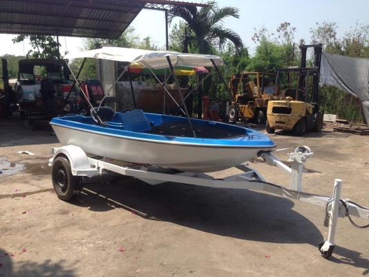 ขายเรือเบส12ฟุต สภาพสวยทำสีใหม่มีห้องขังเหยื่อ เป็นเครื่องซูซูกิ50แรง2จังหวะเครื่องดีมากครับ มาลองขับดูได้ครับ แบตรี่่ใหม่ผ้าใบใหม่เทเลอร์ทำสีใหม่สรุปไม่ต้องทำอะไรแล้วครับเอาไปขับได้เลย ขาย 89000 บาทครับ