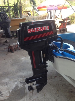ขายเรือเบส12ฟุต สภาพสวยทำสีใหม่มีห้องขังเหยื่อ เป็นเครื่องซูซูกิ50แรง2จังหวะเครื่องดีมากครับ มาลองขับดูได้ครับ แบตรี่่ใหม่ผ้าใบใหม่เทเลอร์ทำสีใหม่สรุปไม่ต้องทำอะไรแล้วครับเอาไปขับได้เลย ขาย 89000 บาทครับ