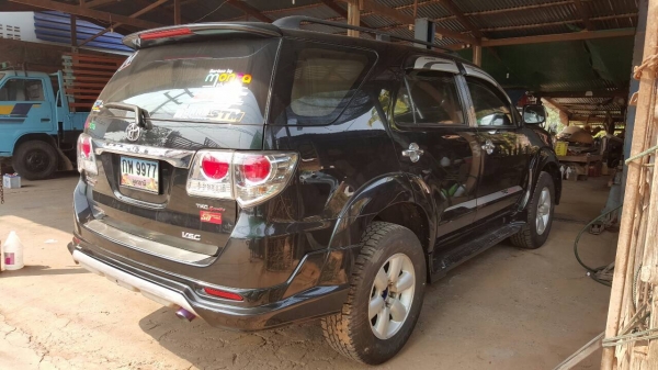 ขาย TOYOTA FORTUNER 3.0 4X4 ปี 2007/2550 รถมือเดียวป้ายแดง เครื่องดี ภายในสวย ทะเบียนพร้อมโอนครับ