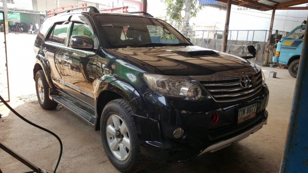 ขาย TOYOTA FORTUNER 3.0 4X4 ปี 2007/2550 รถมือเดียวป้ายแดง เครื่องดี ภายในสวย ทะเบียนพร้อมโอนครับ