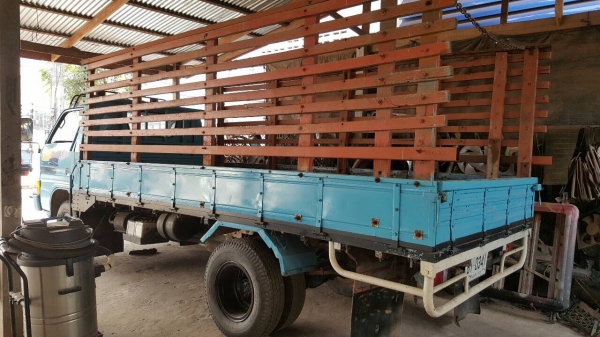 ขาย 6 ล้อ ISUZU KS คัสซีสวยตลอดเส้น เครื่อง 4BD1 115 แรงม้า ฝาขาว ทะเบียนพร้อมโอนครับ