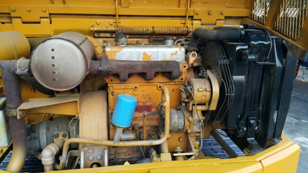 ขาย รถขุด KOMATSU รุ่น PC40-3- มือสองญี่ปุ่น แทรกเหล็ก สวยพร้อมใข้งาน มือถือ/LINE ID : 0818753444