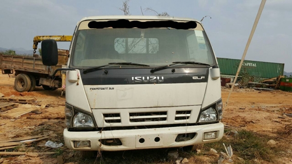 ขายตามสภาพ 6 ล้อ ISUZU NPR เป็นรถนำเข้าไม่มีทะเบียน เครื่องแก๊ส CNG คัสซีสวยตลอดเส้น หัวเก๋ง+กระบะสวย ราคาต่อรองได้ครับ