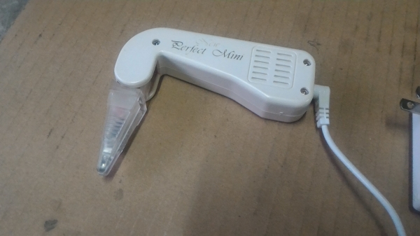 TEXE อุปกรณ์กำจัดขนตามส่วนต่างๆของร่างกาย จากญี่ปุ่น ด้วยการใช้กระแสไฟฟ้าอ่อนๆ ทำให้รากของขนแห้ง และถอนออกง่ายๆ