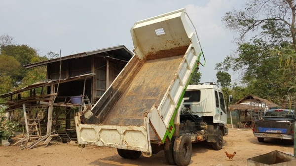 ขายรถ6ล้อบรรทุกดัมพ์ดิน5คิว กระบะยาว3.60เมตร อีซูซุเดก้า195 แชชซีสวย ยางใหม่ กระบะดี แชชซีเดิม พร้อมวิ่งงาน ขายรถ6ล้อบรรทุกดัมพ์ดิน5คิว กระบะยาว3.60เมตร อีซูซุเดก้า195 แชชซีสวย ยางใหม่ กระบะดี แชชซีเดิม พร้อมวิ่งงาน