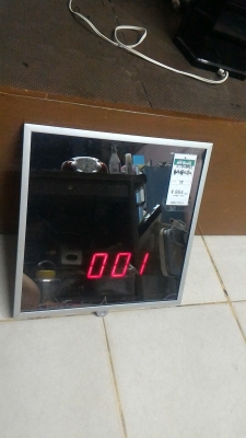 TWO IN ONE กระจก + นาฬิกา LED สีแดง จะแสดงตัวเลขออกมาเมือตรวจเจอการเคลื่อนไหวของคน