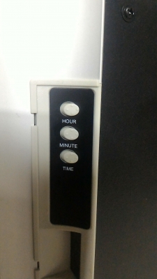 TWO IN ONE กระจก + นาฬิกา LED สีแดง จะแสดงตัวเลขออกมาเมือตรวจเจอการเคลื่อนไหวของคน