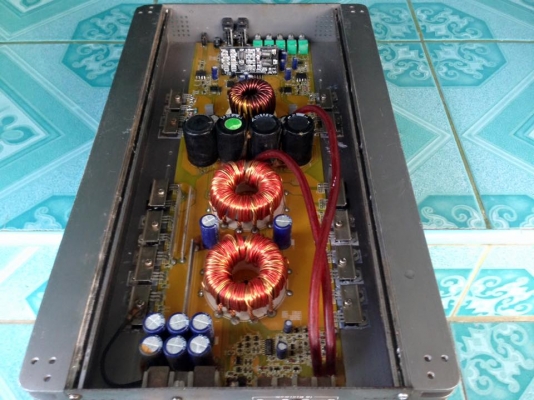 แอมป์คลาสดี BSE(ใส้เดียวกับซามากัส1500w) มือสองสภาพใช้งานปกติ ไม่มีฝาหลัง ขับซับ10&quot;-12&quot;หล่อได้ ขาย 2250 บาท สนใจ0892425454 อยู่สระบุรี