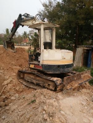 ต้องการขาย แพ็คคู่ KOMATSU PC50UU-1 พร้อมเทรเลอร์ขนย้าย ต้องการขาย แพ็คคู่ KOMATSU PC50UU-1 พร้อมเทรเลอร์ขนย้าย