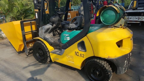 แหล่งรวมรถโฟลค์ลิฟท์งาเทฮิงร์ฟอร์คภาคตะวันออกรถงาเทกระดกเทได้สำหรับตักก้อนยางพาราตักขี้ยางและยางถ้วย