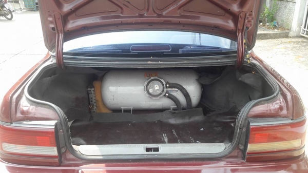 corona ตัว top เครื่อง2.0 AUTO+LPG