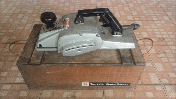 -ขายด่วนกบไฟฟ้าหน้า5 Makita MODEL 1804N 960W. 16000/min