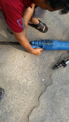 tractor-backhoe จัดส่งหัวเจาะ แย๊กปูน ใช้กับเครื่องลมขนาด 38 kg ไปชัยภูมิเรียบร้อยแล้วครับ tractor-backhoe จัดส่งหัวเจาะ แย๊กปูน ใช้กับเครื่องลมขนาด 38 kg ไปชัยภูมิเรียบร้อยแล้วครับ