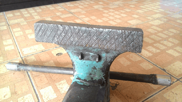 ขายด่วนปากกาจับชิ้นงานขนาด 6นิ้ว.งานเก่าครับ.