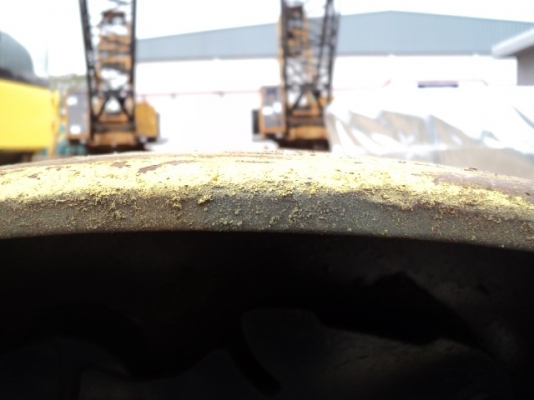 รถบดสั่นสะเทือนหน้าเหล็กหลังยาง Boomag BW211D-4