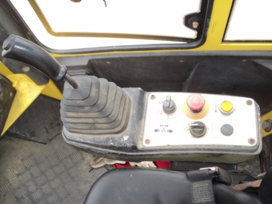 รถบดสั่นสะเทือนหน้าเหล็กหลังยาง Boomag BW211D-4 รถบดสั่นสะเทือนหน้าเหล็กหลังยาง Boomag BW211D-4