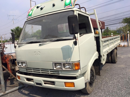 6ล้อช่วงยาว HINO KM779-117แรง รถห้างแท้ เครื่อง/เกียร์ เดิม Fหลัง คัสซีสวย พ.ธรรมดา กระบะเหล็ก5.50ม.ยาง8.25/16 สีใหม่สวย พร้อมใช้งาน เล่มทะบียน ครบ **ขาย HINO KM779-117HP 6ล้อบรรทุกช่วงยาว 5.50ม. สภาพสวย พร้อมใช้งาน ราคาเบา HINO KM77