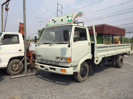 6ล้อช่วงยาว HINO KM779-117แรง รถห้างแท้ เครื่อง/เกียร์ เดิม Fหลัง คัสซีสวย พ.ธรรมดา กระบะเหล็ก5.50ม.ยาง8.25/16 สีใหม่สวย พร้อมใช้งาน เล่มทะบียน ครบ **ขาย HINO KM779-117HP 6ล้อบรรทุกช่วงยาว 5.50ม. สภาพสวย พร้อมใช้งาน ราคาเบา HINO KM77