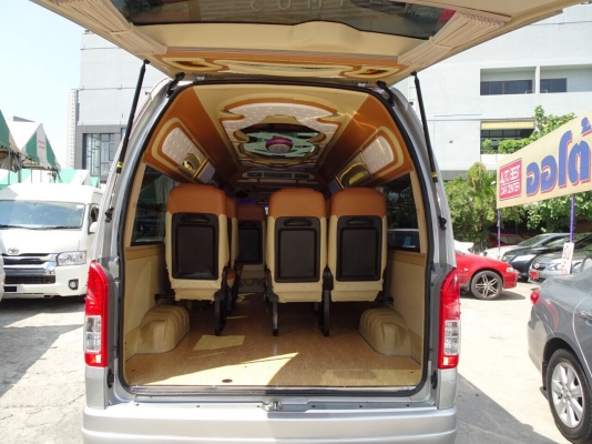 TOYOTA COMMUTER 3.0 D4D เกียร์ MT ปี2014  โทร 098-919-0195 ดาว ออโต้เบสท์R