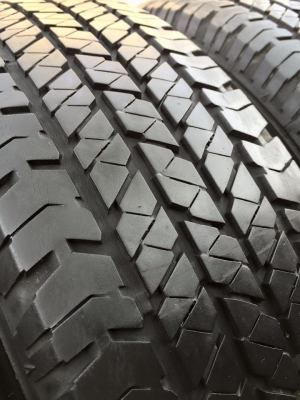 ขายยาง BRIDGESTONE Dueler H/T 205-70-15 ปี12 ดอกสวย พร้อมใช้งาน ชุดละ 3,500 บาท