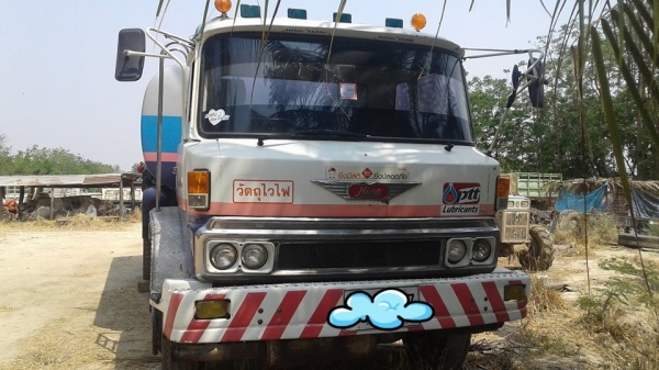 ขาย10ล้อรถน้ำมันเพลาเดียว 925 เครื่องดี คัชซีสวย พวงมาลัยเพาเวอร์ เบรคชิฟฟี่ แอร์เย็นช่ำ สภาพดีพร้อมใช้งาน