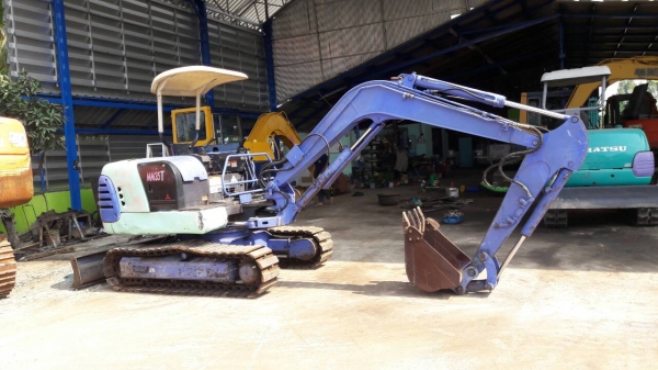 ขาย MITSUBISHI MM35T มาใหม่ สภาพสวย  ชั่วโมงน้อย  พร้อมใช้  สนใจโทร 089-3818694  ดวงนภา