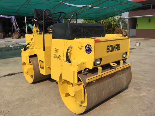 ขายรถบด3ตัน Bomagรุ่นBW120AD นำเข้าจากญี่ปุ่น ไม่เคยใช้งานในไทย มีเอกสารพร้อมจดทะเบียน  หน้าเหล็กหลังเหล็ก  บดอัดสั่นสเทือนได้ทั้ง2ล้อ เอวออ่น  เครื่องยนต์ดีเซล สภาพดีพร้อมใช้งาน