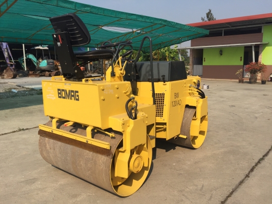 ขายรถบด3ตัน Bomagรุ่นBW120AD นำเข้าจากญี่ปุ่น ไม่เคยใช้งานในไทย มีเอกสารพร้อมจดทะเบียน  หน้าเหล็กหลังเหล็ก  บดอัดสั่นสเทือนได้ทั้ง2ล้อ เอวออ่น  เครื่องยนต์ดีเซล สภาพดีพร้อมใช้งาน