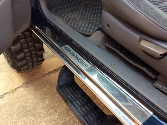 ขายกระบะฟอร์ด 4x4 สภาพดี สภาพสวยๆยกสูง วิ่งดีมากครับ ติดต่อเบอร์ใหม่นะครับ 086-398-6837