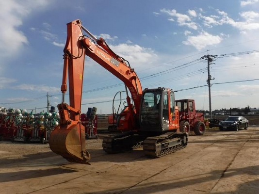 ขายรถขุด HITACHI ZX135US มือสองนำเข้าจากญี่ปุ่นแท้ สภาพสวยพร้อมใช้งาน