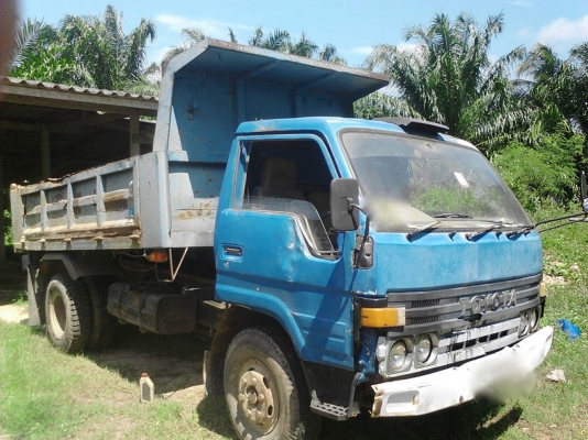 รถโตโยต้า 6 ล้อดั้ม 115 แรงม้า. ปี 37    สนใจติดต่อ  081 - 6079515