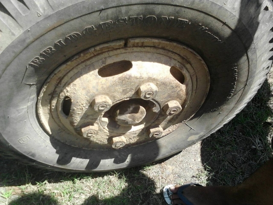 รถโตโยต้า 6 ล้อดั้ม 115 แรงม้า. ปี 37    สนใจติดต่อ  081 - 6079515