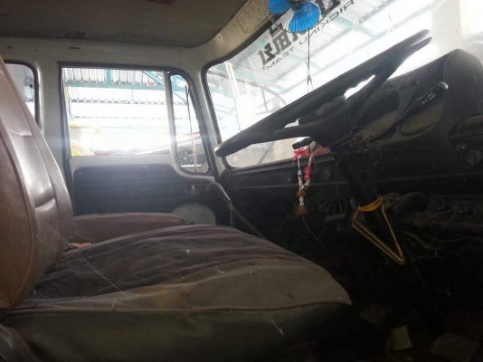 ขายรถ10ล้อ เทรลเลอร์KT925 เครื่องEH700 มีบันไดไฮดรอลิกขึ้นรถเกี่ยว สภาพพร้อมใช้งาน เอกสารพร้อมโอน สนใจโทร 090-8588220คุณนะ 093-3258446คุณบิว หรือเข้าดูสินค้าอื่นๆได้ที่ www.truck.in.th/498 หรือเพจFacebook ณรงค์ ซื้อขายรถมือสอง (เว็บไซต์ส่วนตัว) หรือFacebo