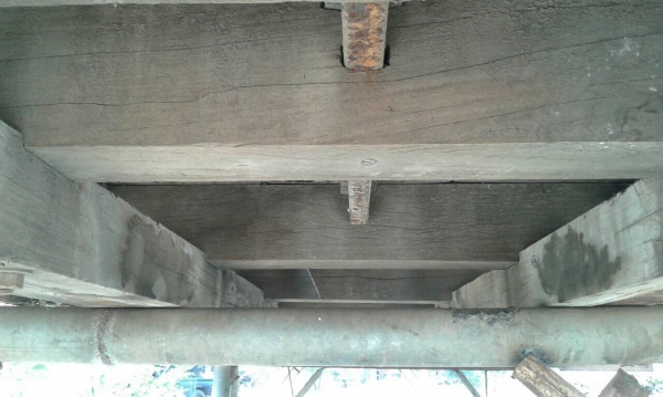 ขาย กระบะไม้ 10 ล้อ ยกลงจาก ROCKY 175