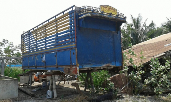 ขาย กระบะไม้ 10 ล้อ ยกลงจาก ROCKY 175